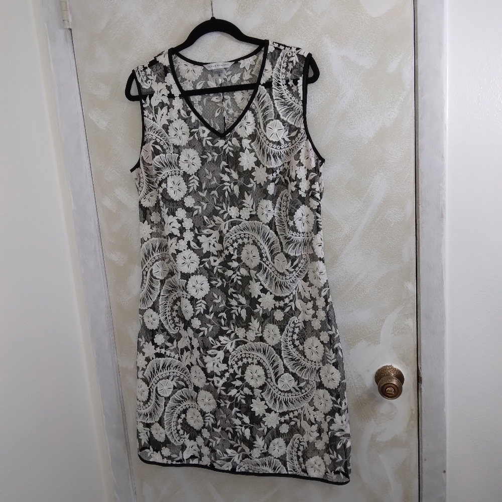 14 Peter Nygard Lace Overlay Dress Black White Tank V neck Floral Plus